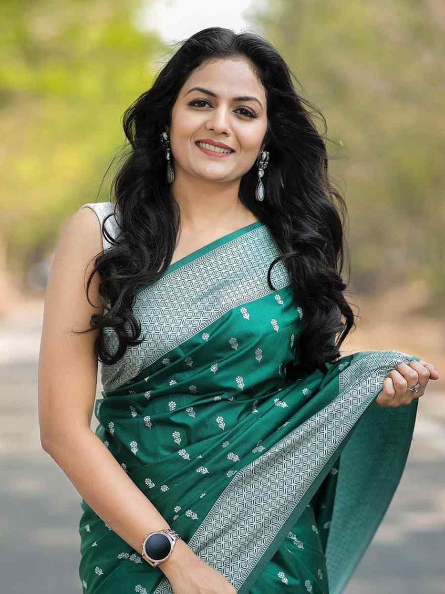 Green Banarasi Silk Handwoven Festival Wedding Fancy Heavy Border Saree