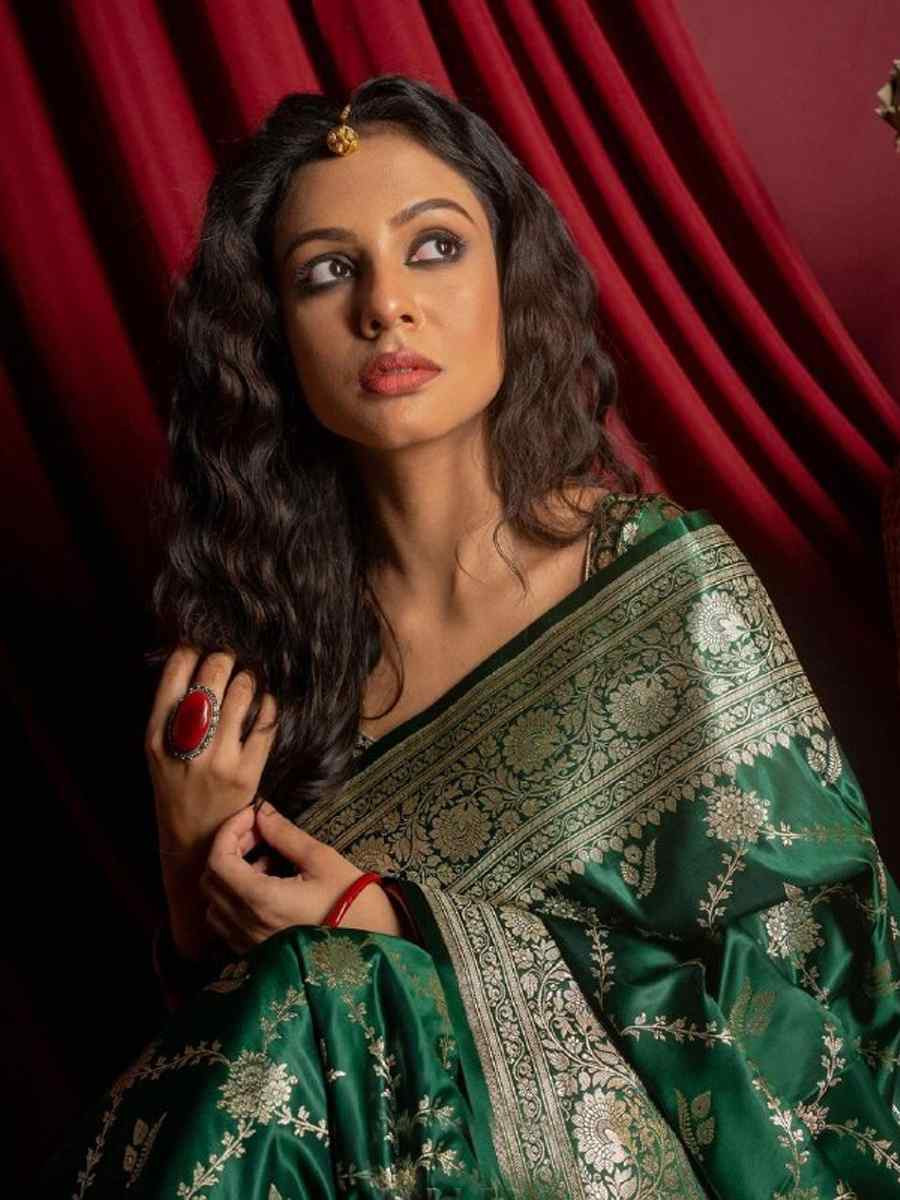 Green Banarasi Soft Silk Handwoven Festival Wedding Fancy Heavy Border Saree