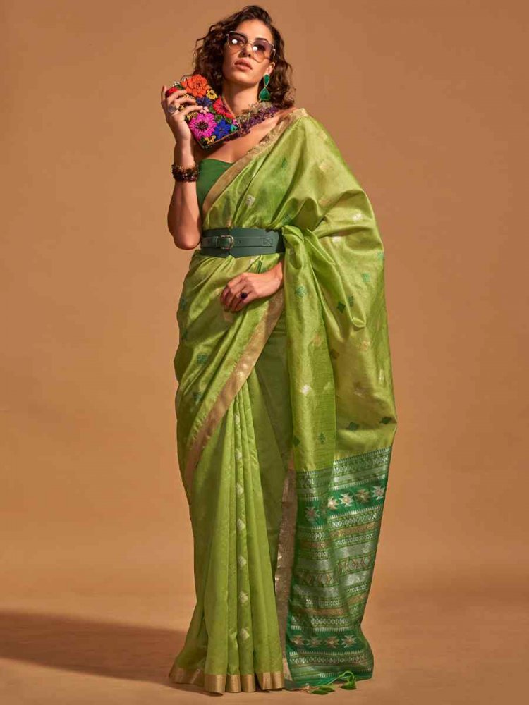 Green Handloom Silk Handwoven Casual Festival Classic Style Saree