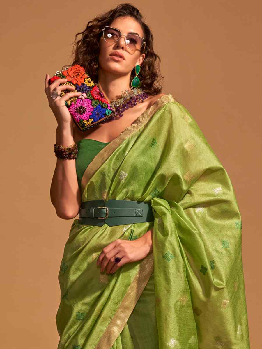 Green Handloom Silk Handwoven Casual Festival Classic Style Saree
