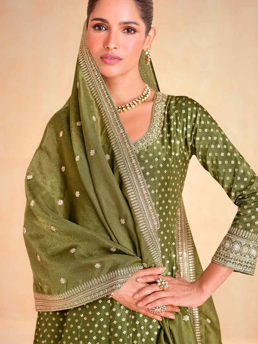 Green Jacquard Silk Embroidered Festival Casual Gown