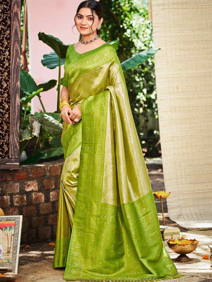 Green Kanjivaram Soft Silk Handwoven Traditional Bridal Reception Festival Wedding Fancy Heavy Border Saree