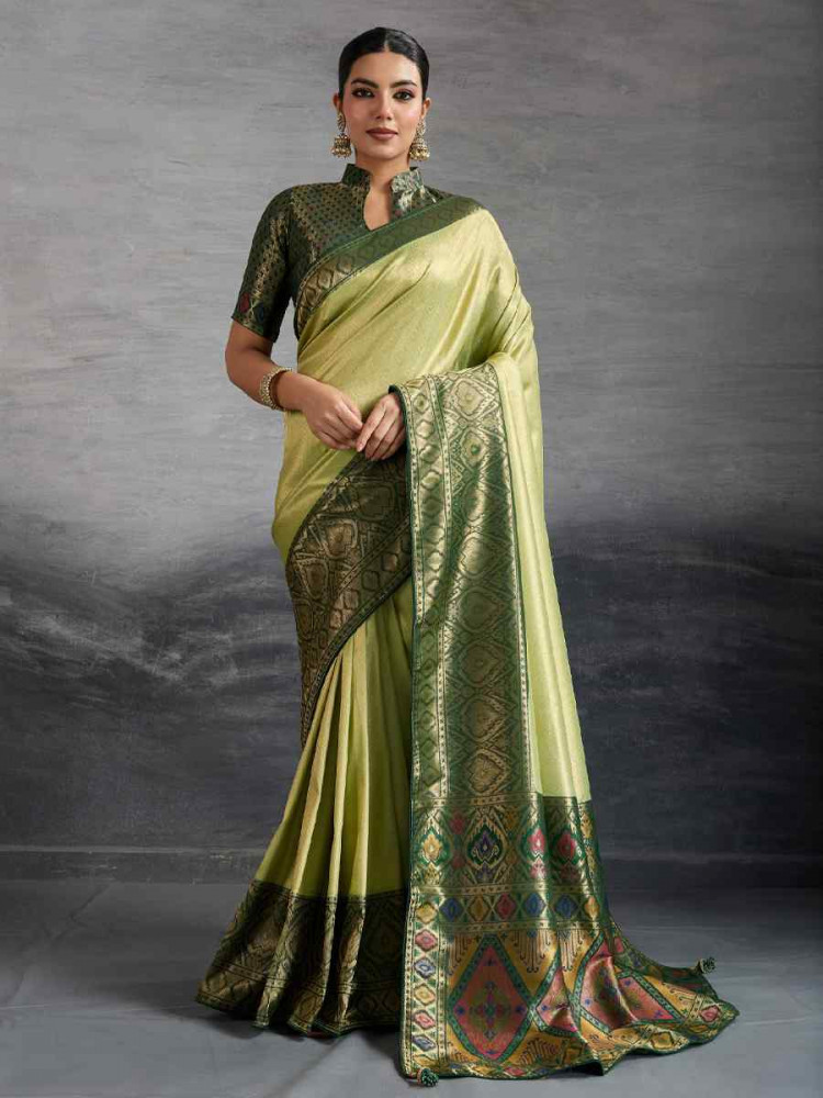 Image of Green Kanjivaram Soft Silk Handwoven Traditional Bridal Reception Festival Wedding Fancy Heavy Border Saree
