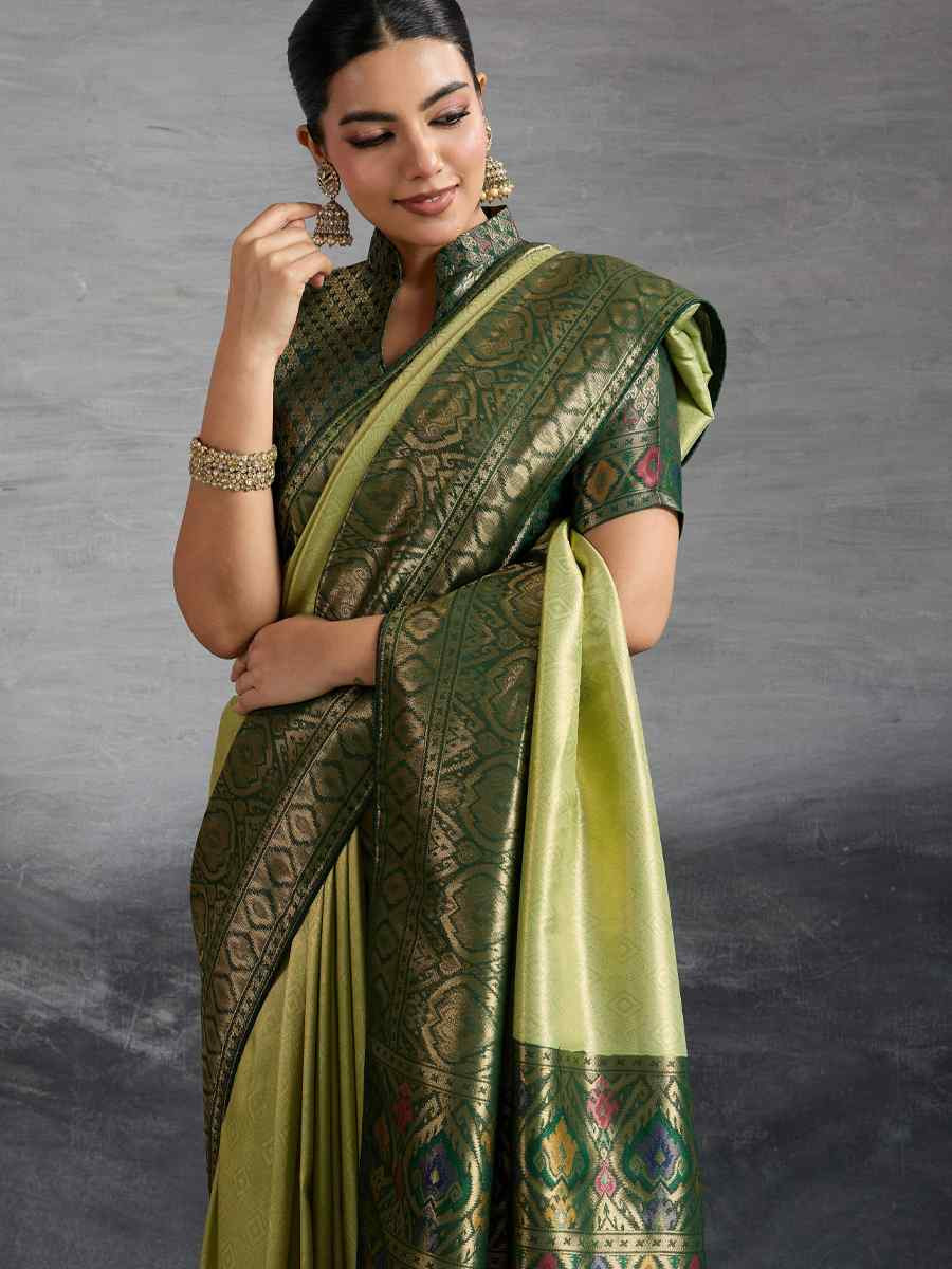 Green Kanjivaram Soft Silk Handwoven Traditional Bridal Reception Festival Wedding Fancy Heavy Border Saree