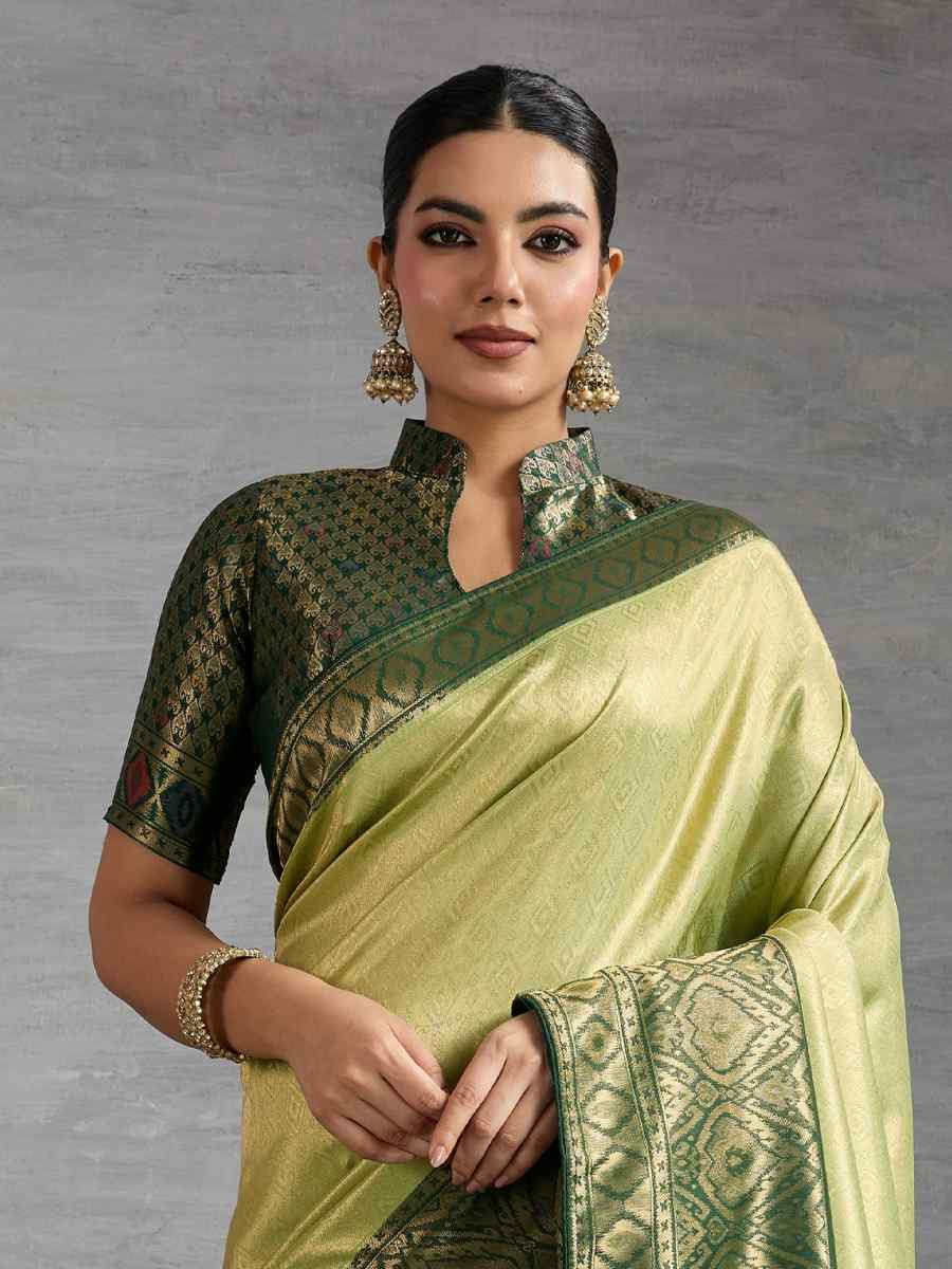 Green Kanjivaram Soft Silk Handwoven Traditional Bridal Reception Festival Wedding Fancy Heavy Border Saree