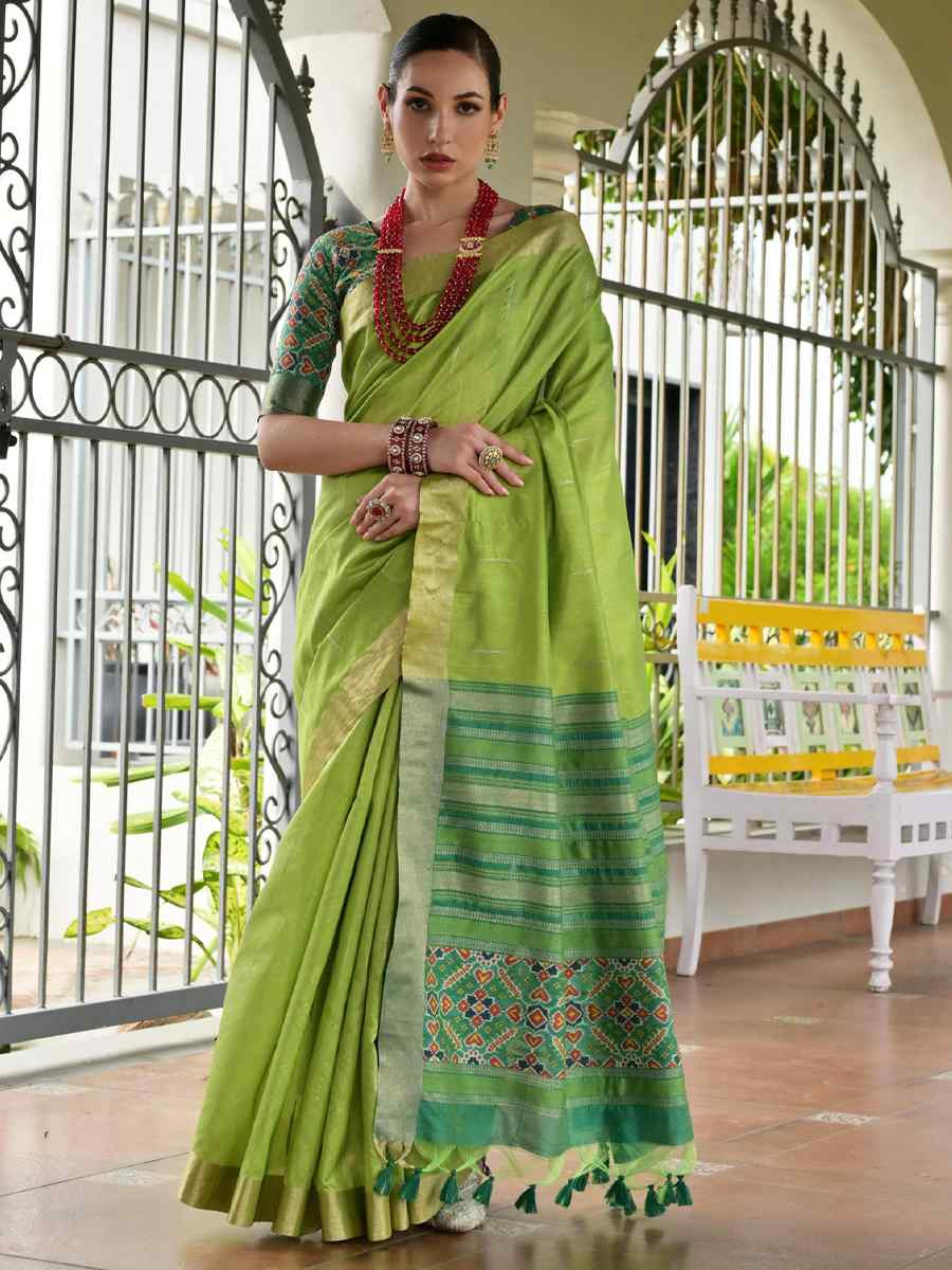 Green Khadi Raw Silk Handwoven Casual Reception Festival Wedding Fancy Classic Style Sarees