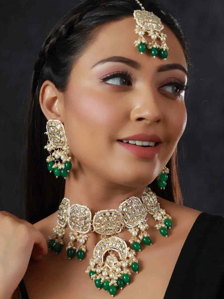Green Pure Brass Wedding Wear Kundan Necklace