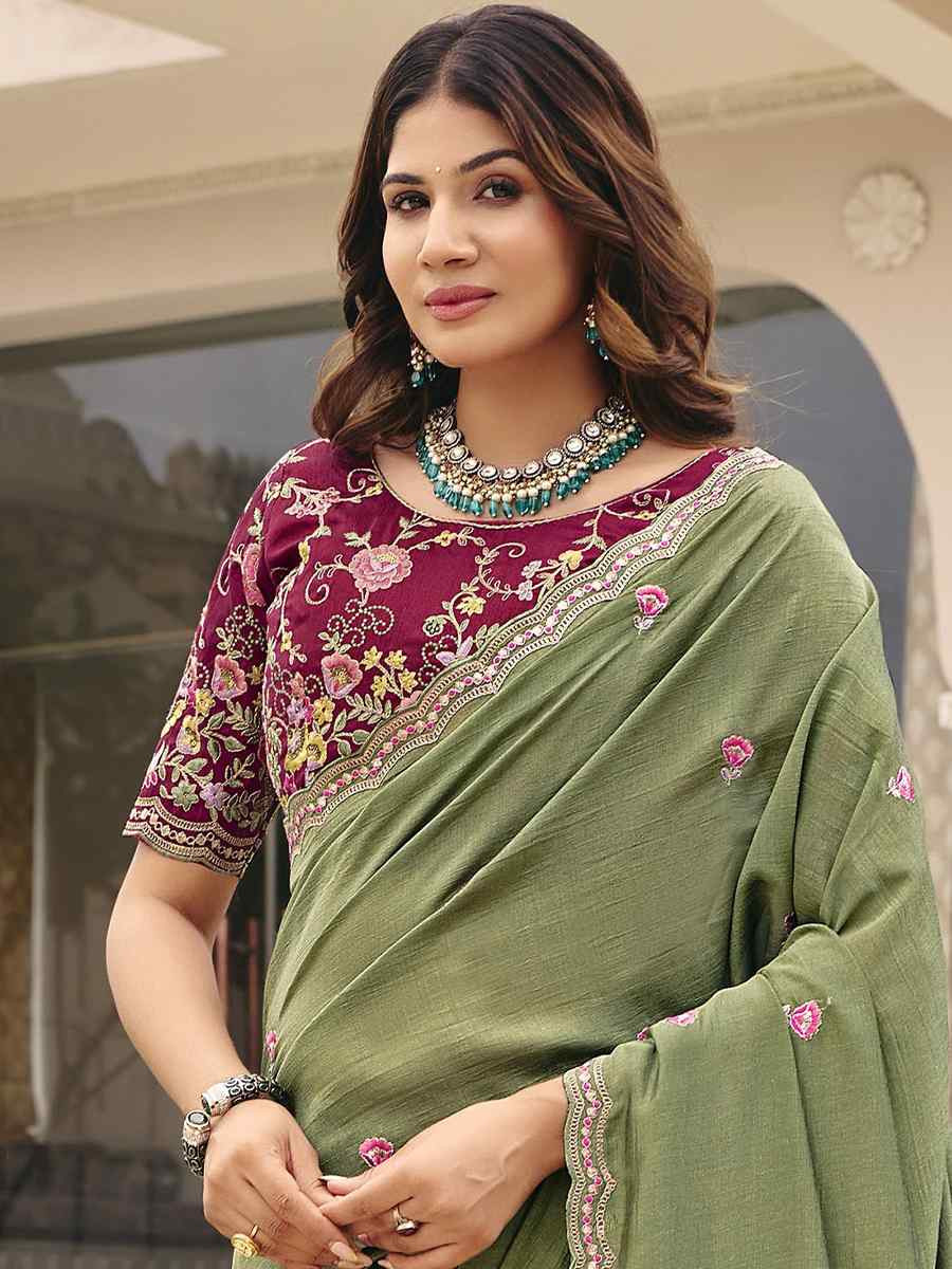 Green Silk Embroidery Bridal Reception Festival Wedding Fancy Heavy Border Saree