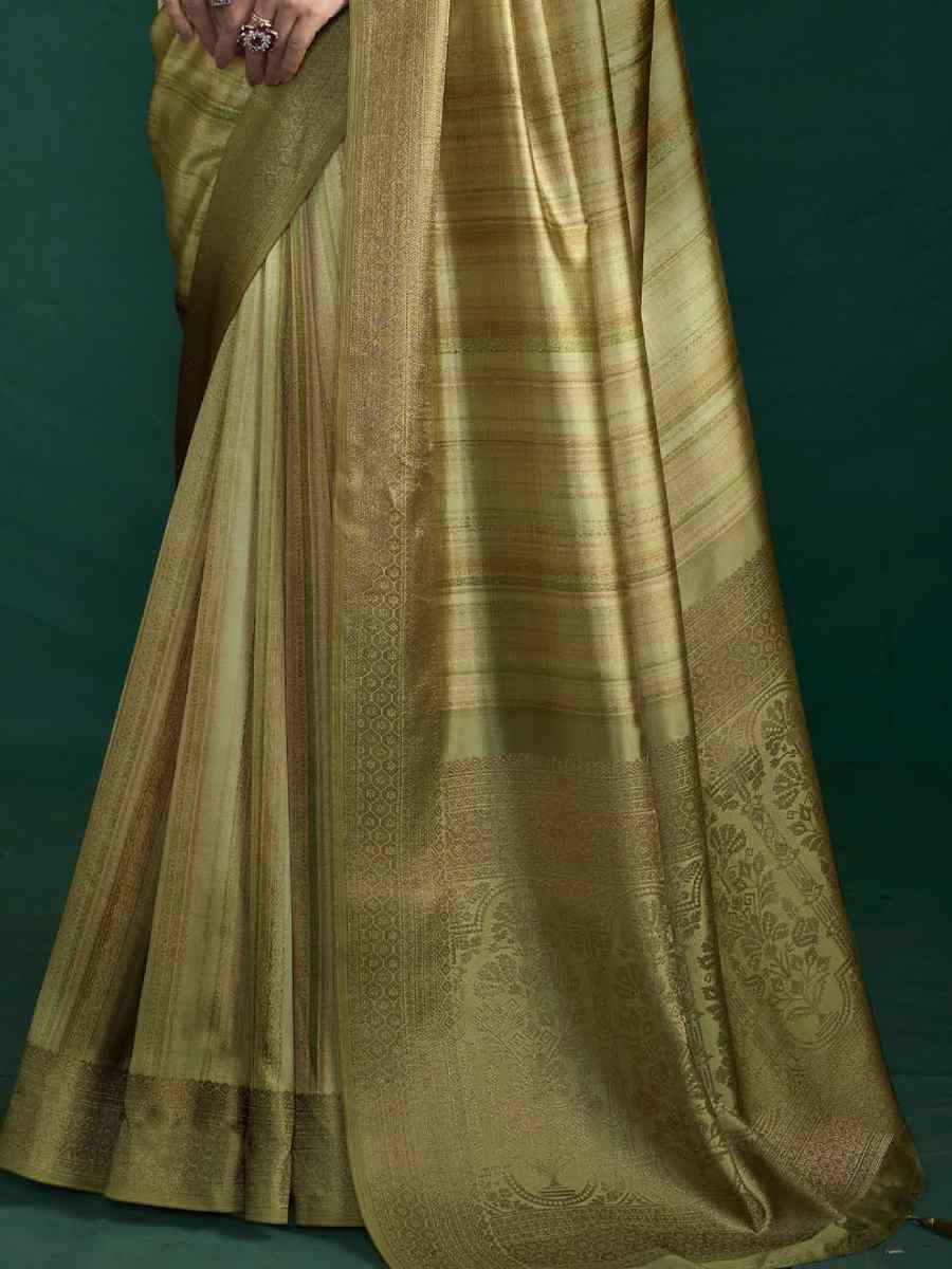 Green Silk Handwoven Bridal Reception Festival Wedding Fancy Heavy Border Saree