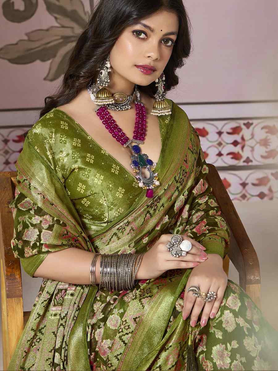 Green Silk Handwoven Festival Wedding Fancy Heavy Border Saree