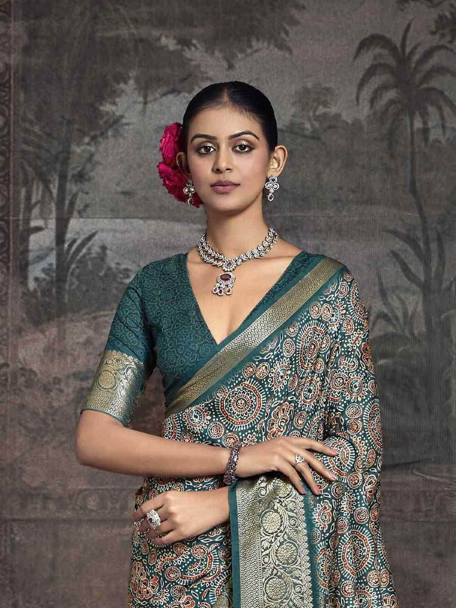 Green Silk Handwoven Festival Wedding Fancy Heavy Border Saree