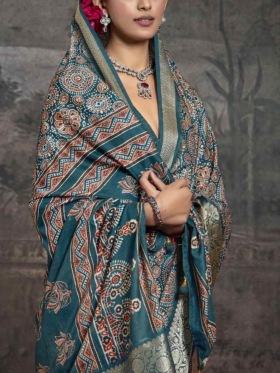 Green Silk Handwoven Festival Wedding Fancy Heavy Border Saree
