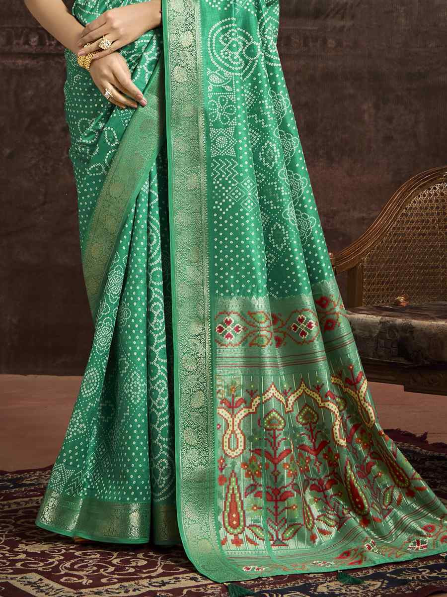 Green Silk Handwoven Festival Wedding Fancy Heavy Border Saree