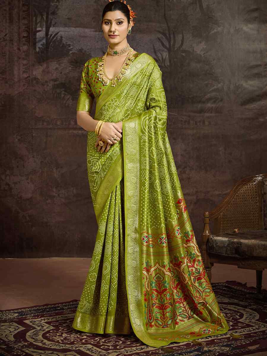 Green Silk Handwoven Festival Wedding Fancy Heavy Border Saree