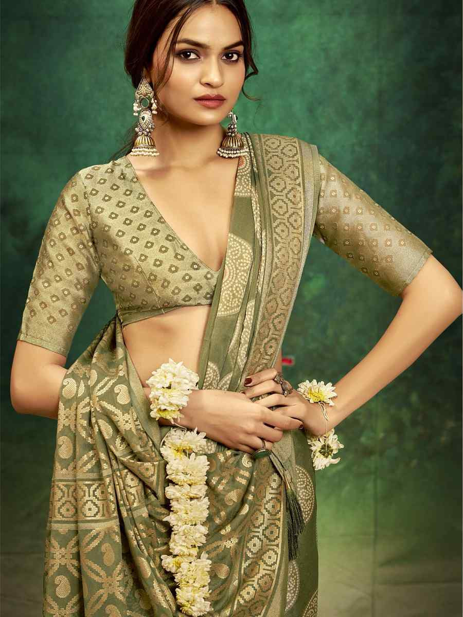 Green Silk Handwoven Festival Wedding Fancy Heavy Border Saree