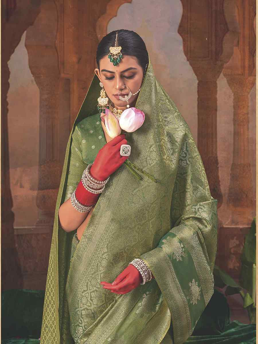 Green Silk Handwoven Festival Wedding Fancy Heavy Border Saree