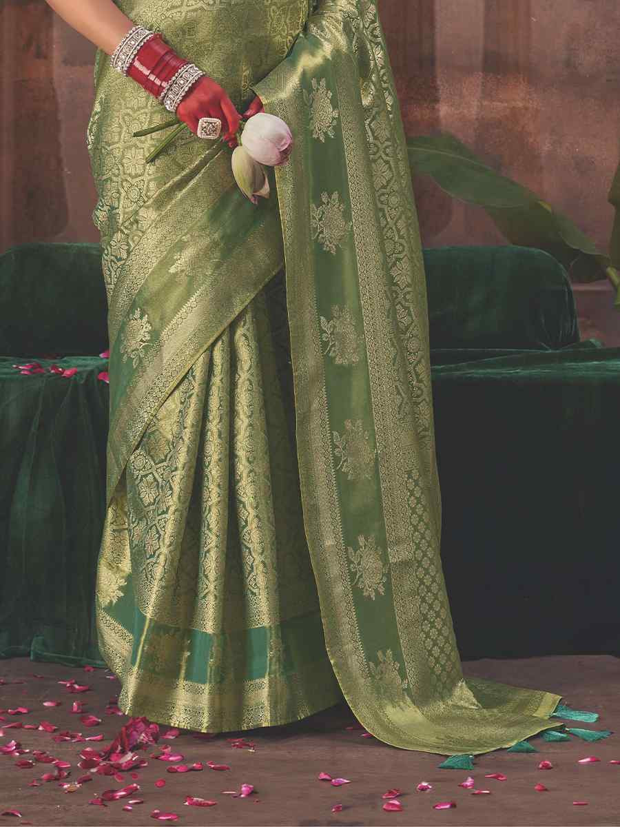 Green Silk Handwoven Festival Wedding Fancy Heavy Border Saree