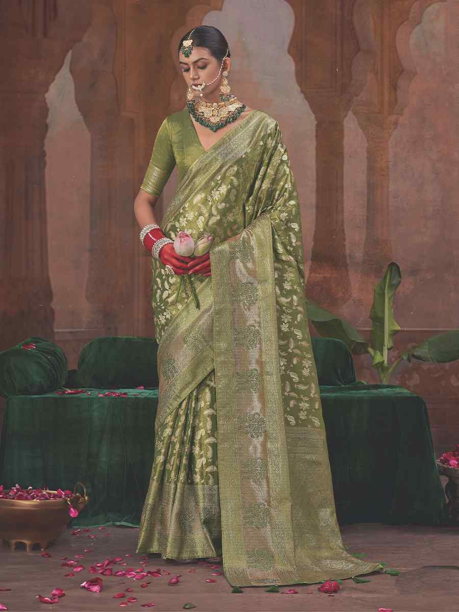 Green Silk Handwoven Festival Wedding Fancy Heavy Border Saree