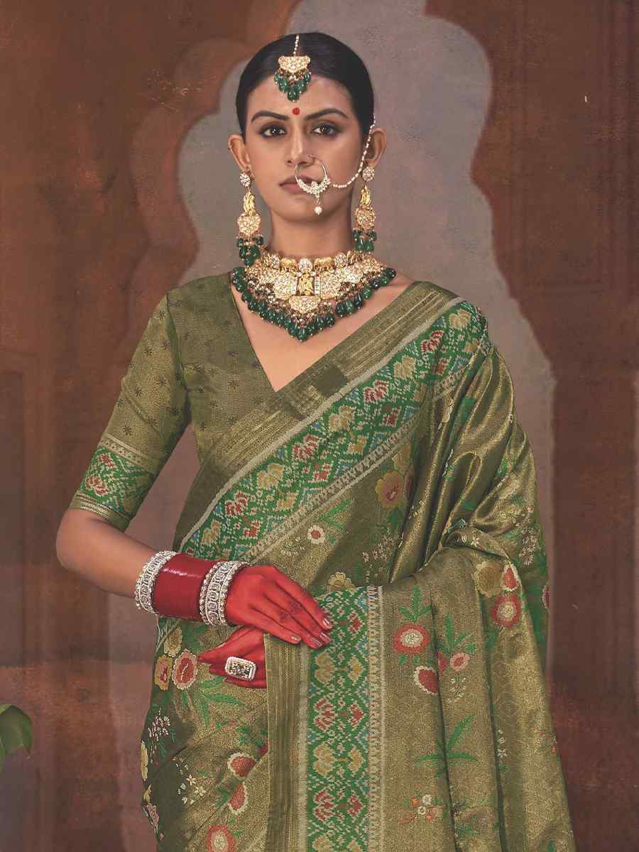 Green Silk Handwoven Festival Wedding Fancy Heavy Border Saree