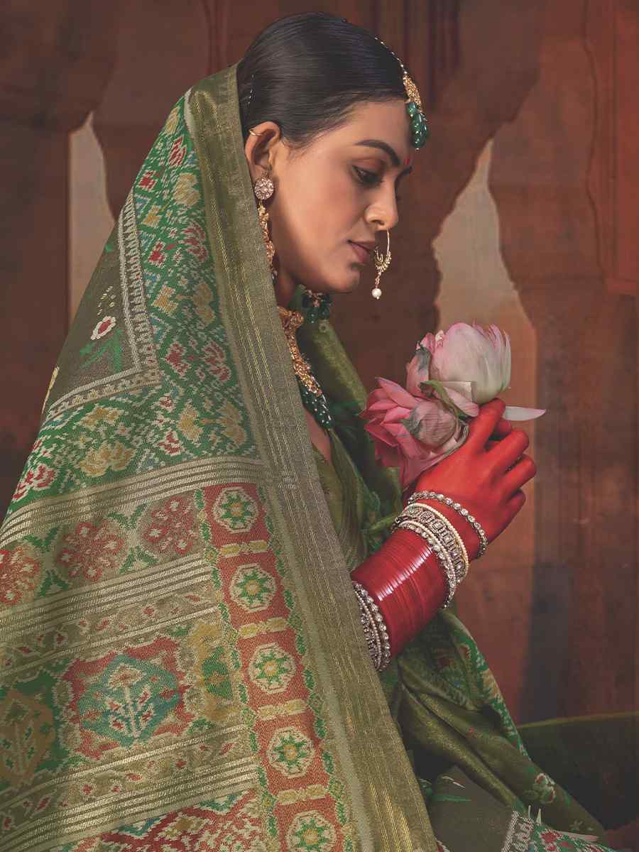 Green Silk Handwoven Festival Wedding Fancy Heavy Border Saree