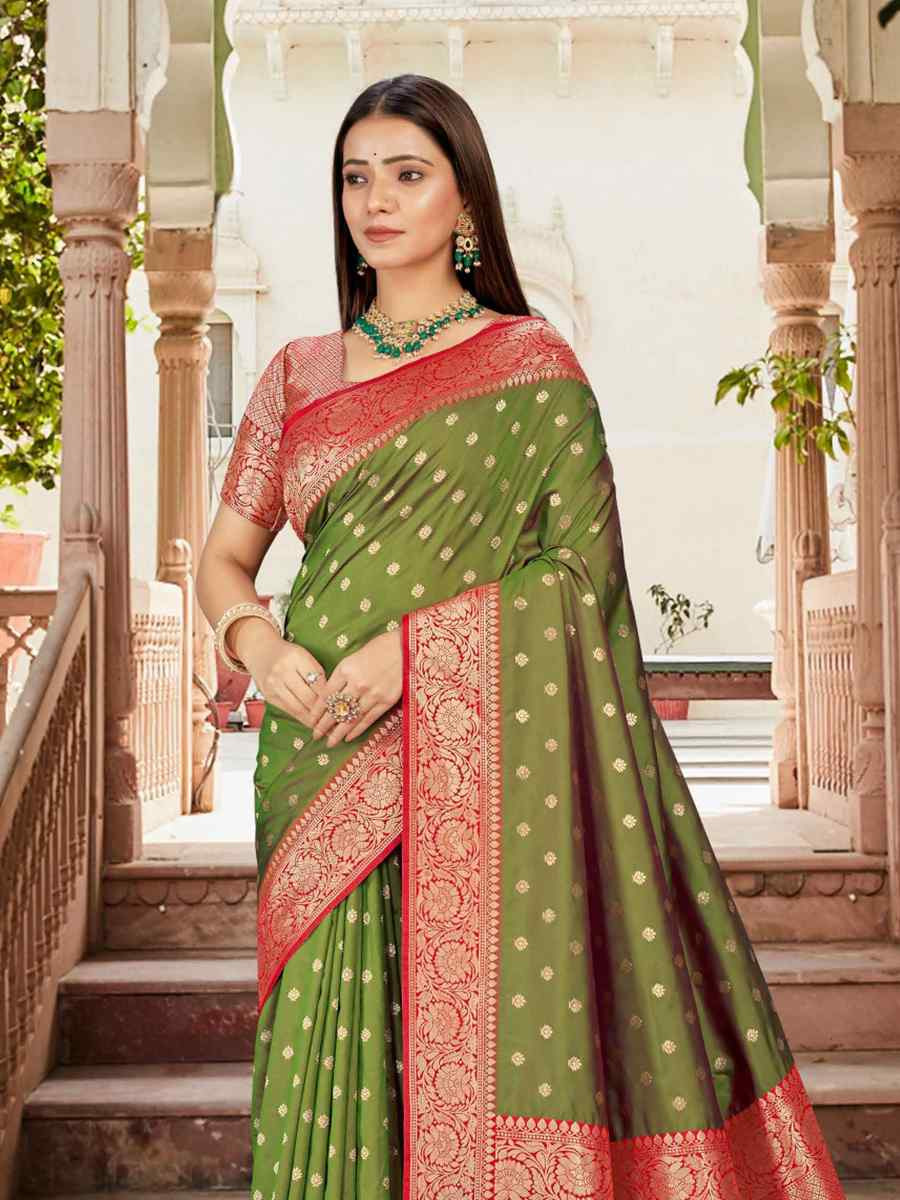 Green Silk Handwoven Festival Wedding Fancy Heavy Border Saree