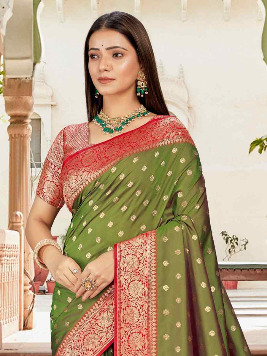 Green Silk Handwoven Festival Wedding Fancy Heavy Border Saree