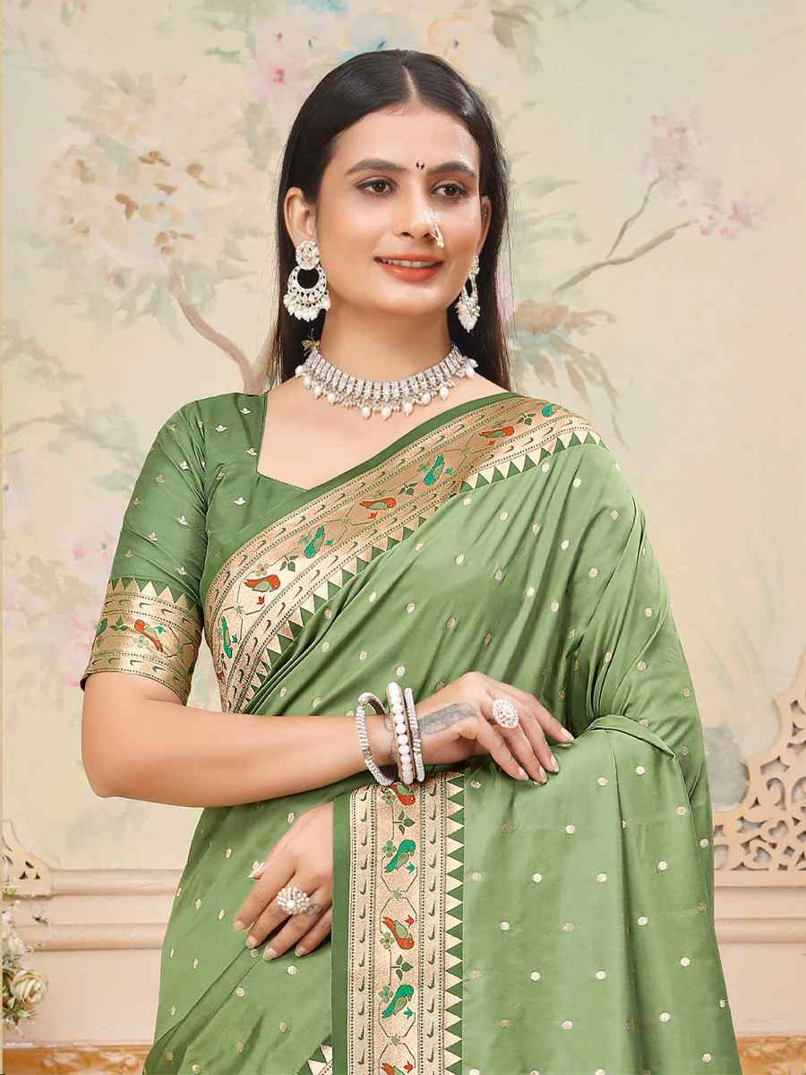 Green Silk Handwoven Traditional Bridal Reception Festival Wedding Fancy Heavy Border Saree