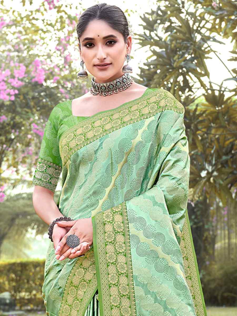 Green Silk Handwoven Wedding Festival Heavy Border Saree