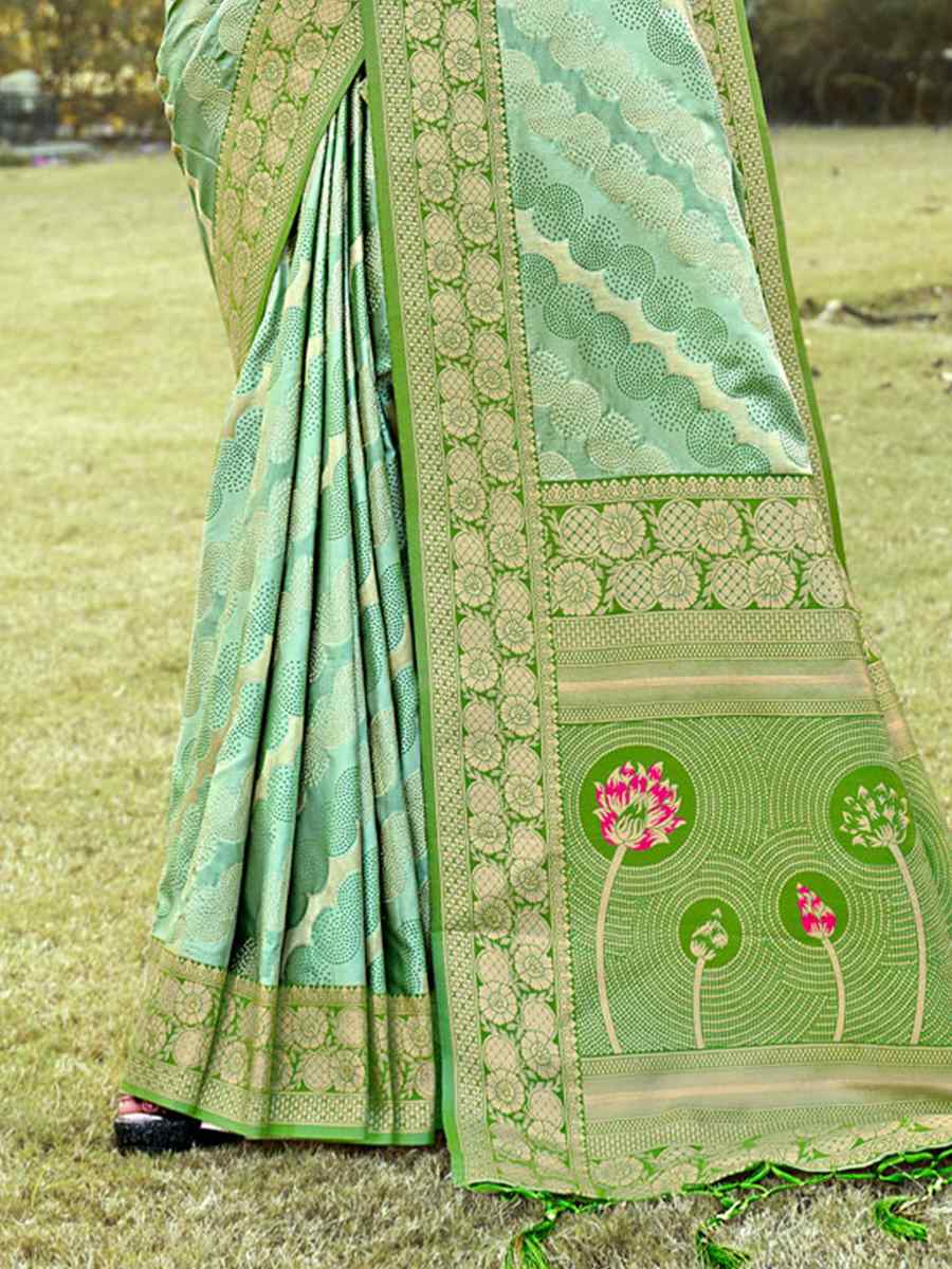 Green Silk Handwoven Wedding Festival Heavy Border Saree