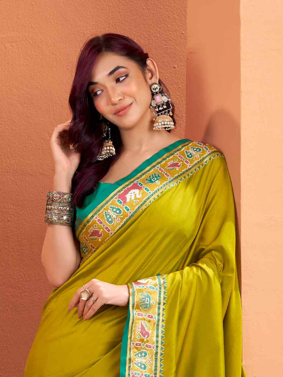 Green Silk Patola Handwoven Traditional Bridal Reception Festival Wedding Fancy Heavy Border Saree