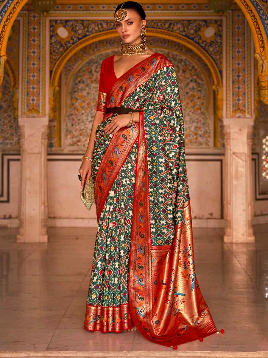 Green Smooth Silk Handwoven Party Festival Classic Style Saree