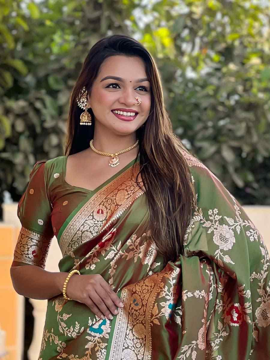 Green Soft Banarashi Silk Handwoven Festival Wedding Fancy Heavy Border Saree