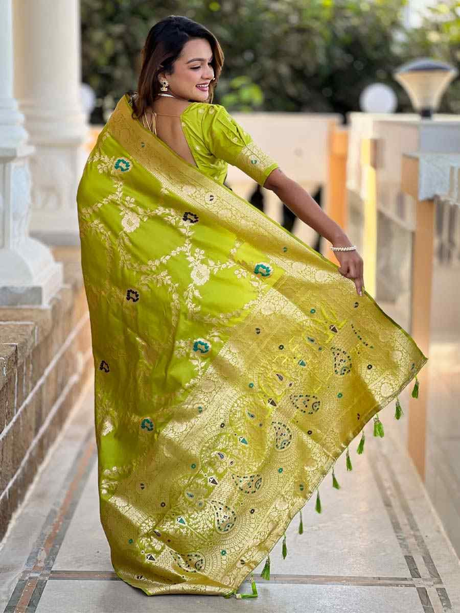 Green Soft Banarashi Silk Handwoven Festival Wedding Fancy Heavy Border Saree