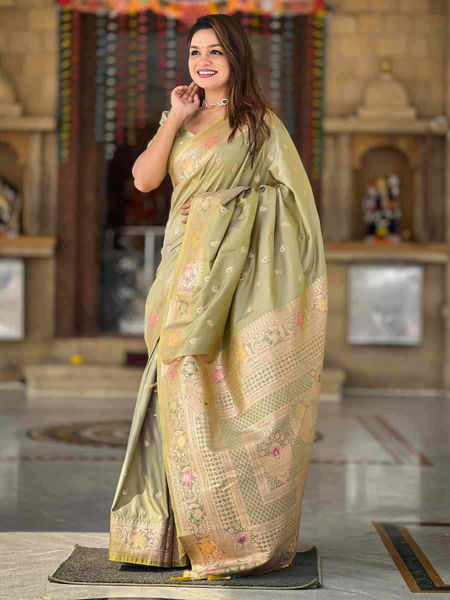 Green Soft Banarashi Silk Handwoven Festival Wedding Heavy Border Saree