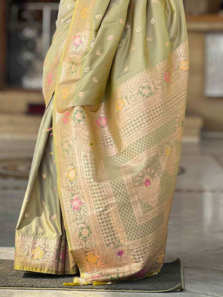 Green Soft Banarashi Silk Handwoven Festival Wedding Heavy Border Saree