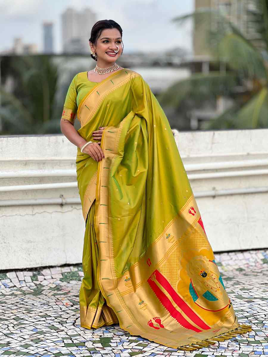 Green Soft Silk Handwoven Casual Reception Festival Wedding Fancy Classic Style Sarees