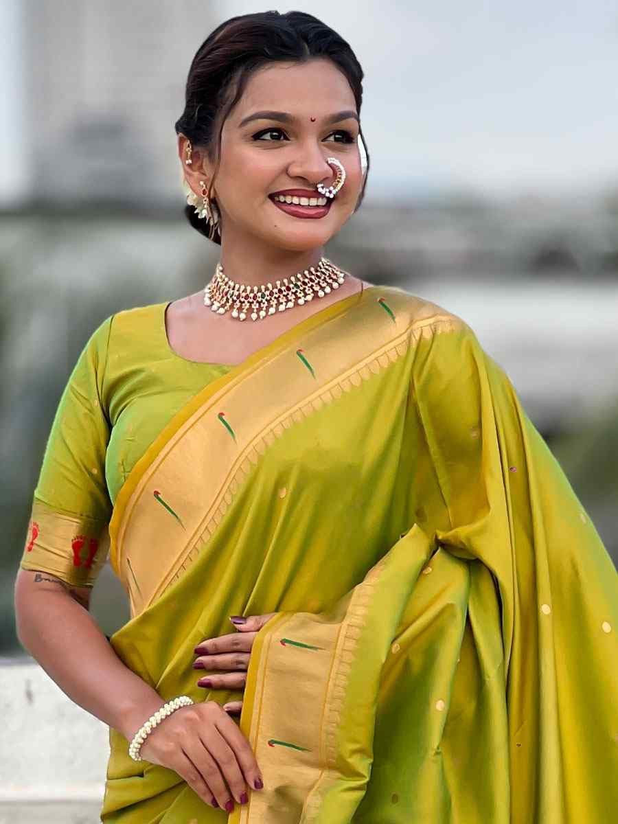 Green Soft Silk Handwoven Casual Reception Festival Wedding Fancy Classic Style Sarees