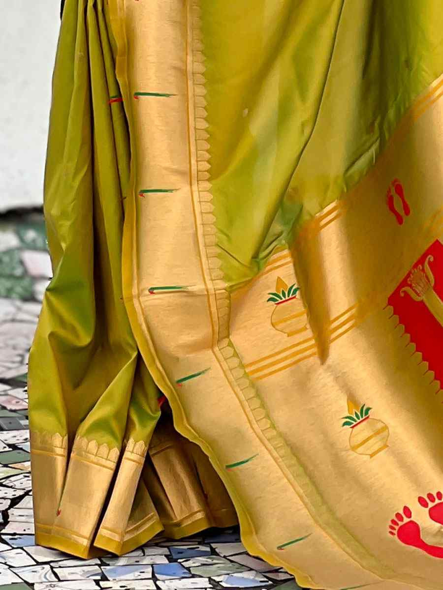 Green Soft Silk Handwoven Casual Reception Festival Wedding Fancy Classic Style Sarees