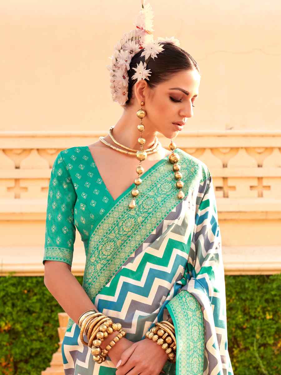 Green Super Silk Handwoven Festival Casual Heavy Border Saree