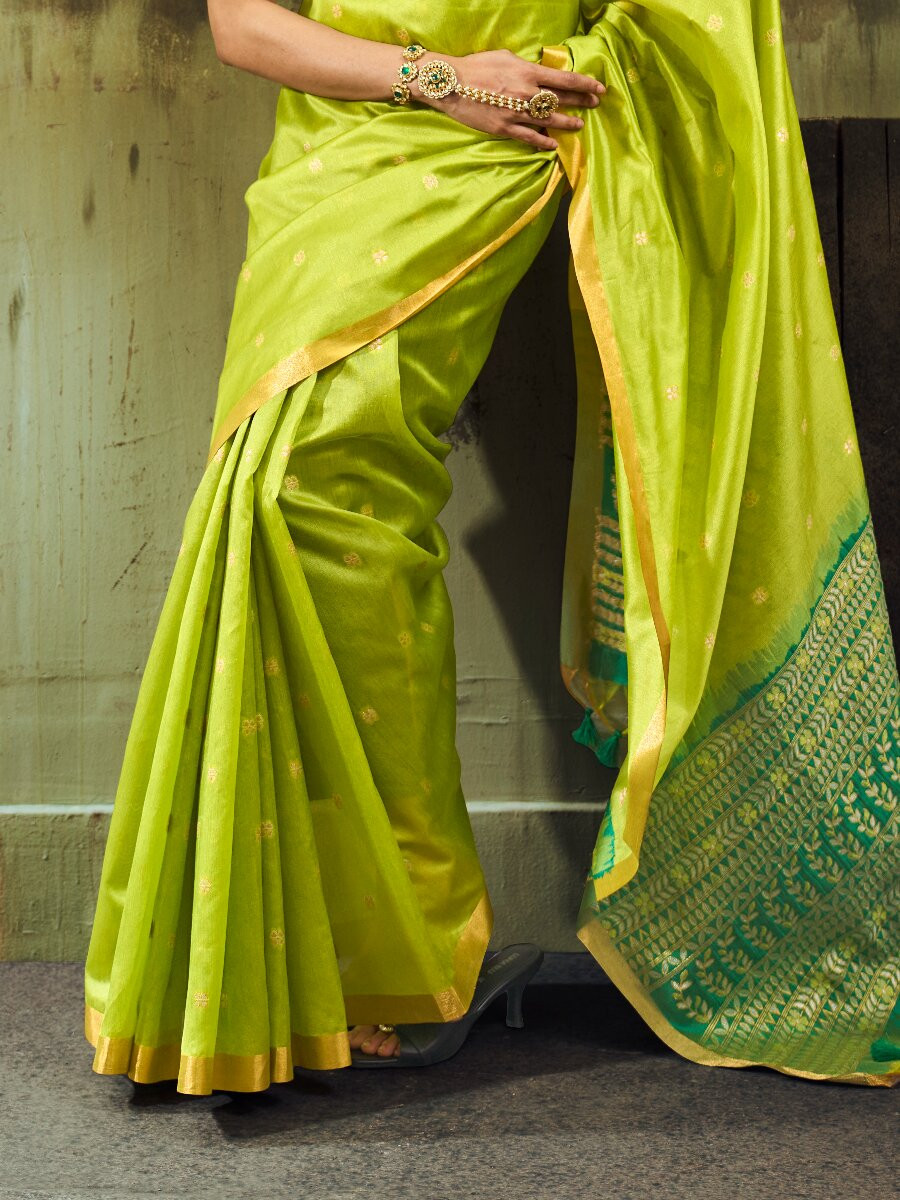 Green Tussar Silk Handwoven Weaving Wedding Reception Party Festival Heavy Border Sarees