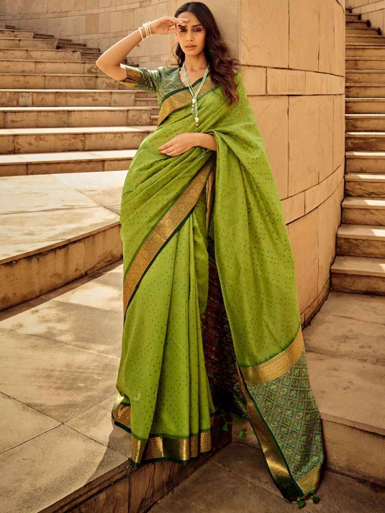 Green Weaving Silk Handwoven Wedding Festival Heavy Border Saree