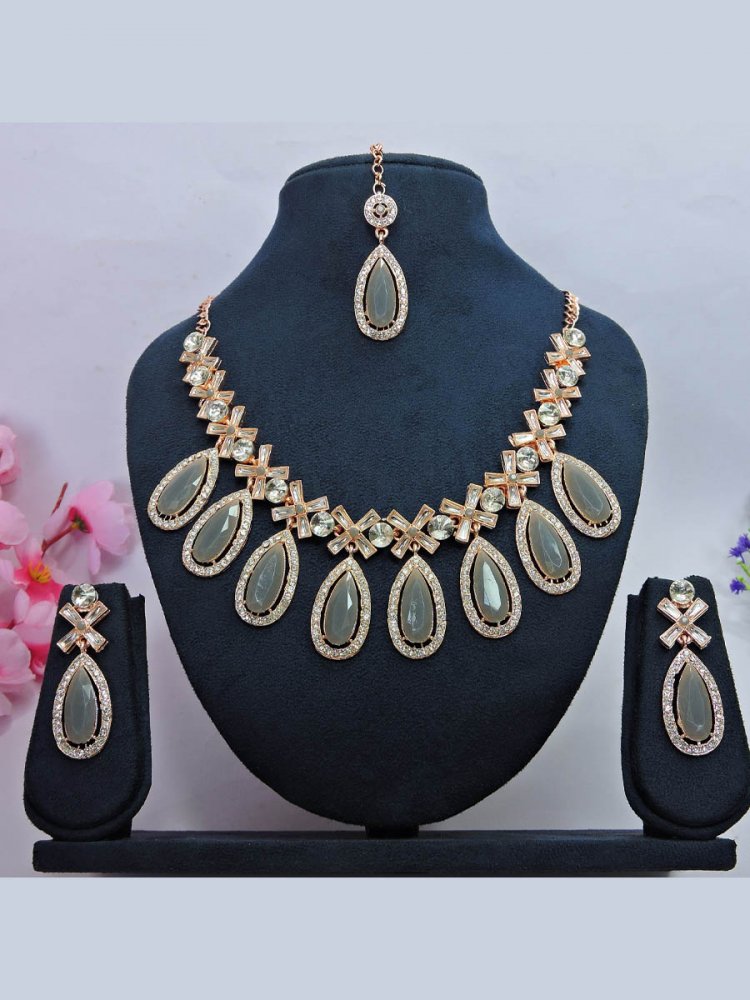 Grey Alloy Festival Wear Kundan Necklace