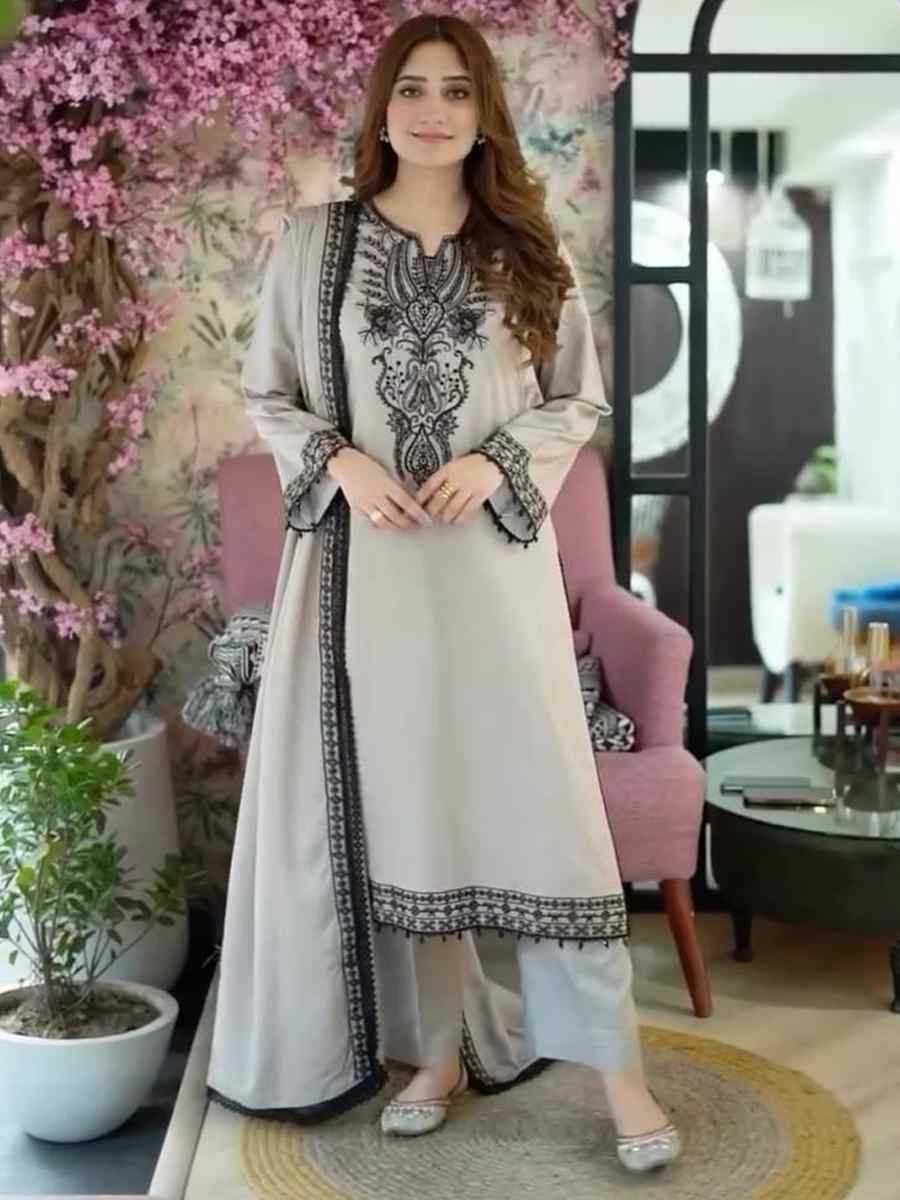 Grey Heavy Faux Georgette Embroidered Mehendi Wedding Ready Farsi Pant Salwar Kameez