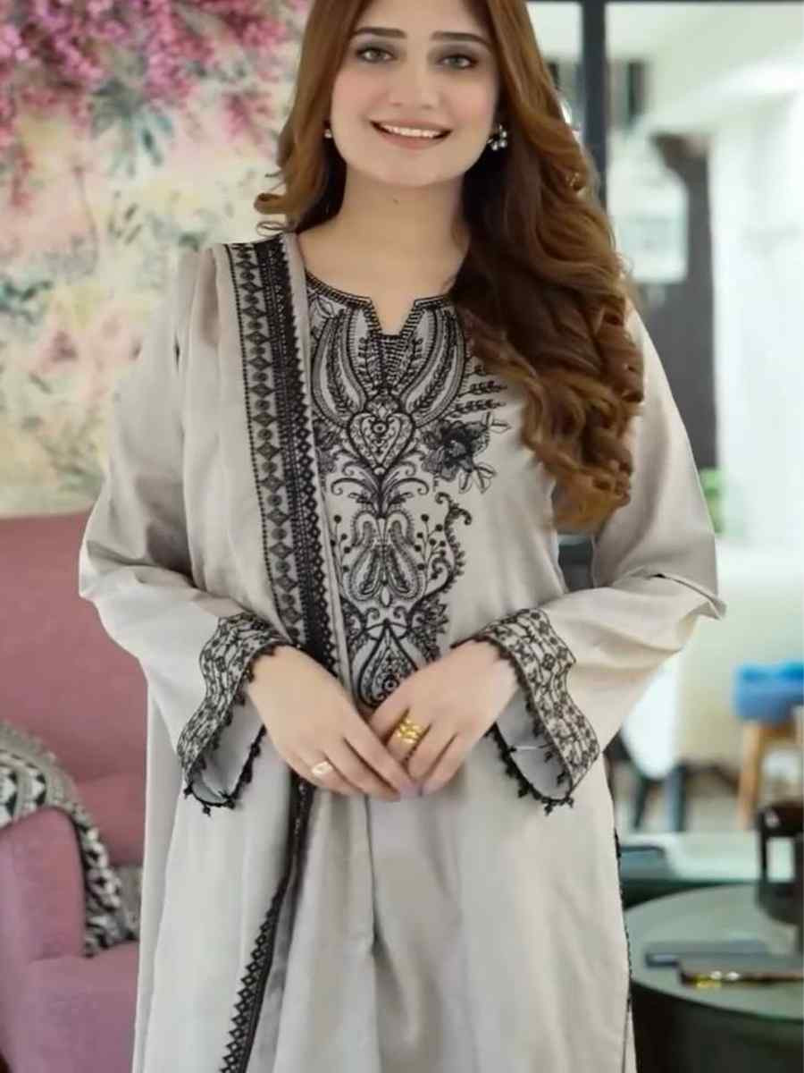 Grey Heavy Faux Georgette Embroidered Mehendi Wedding Ready Farsi Pant Salwar Kameez