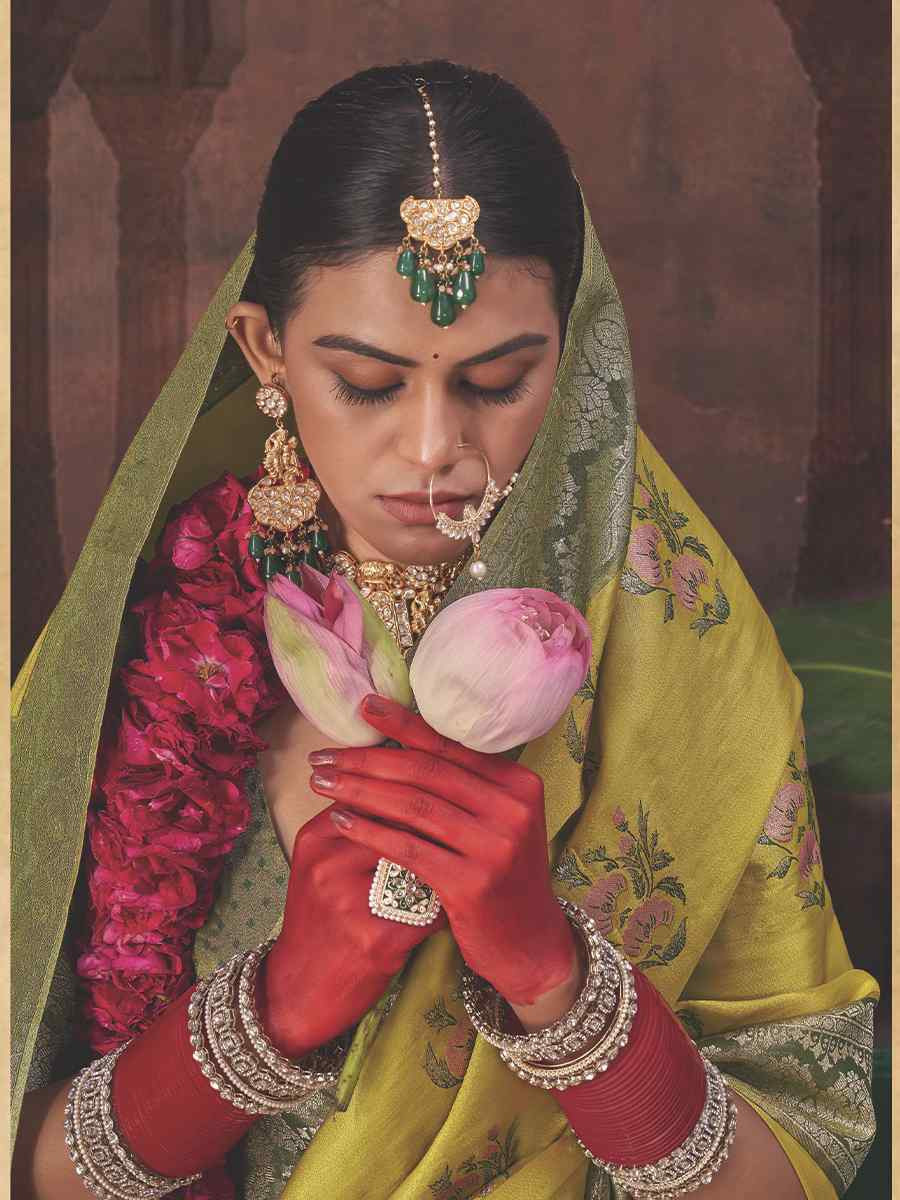 Lemon Green Silk Handwoven Festival Wedding Fancy Heavy Border Saree