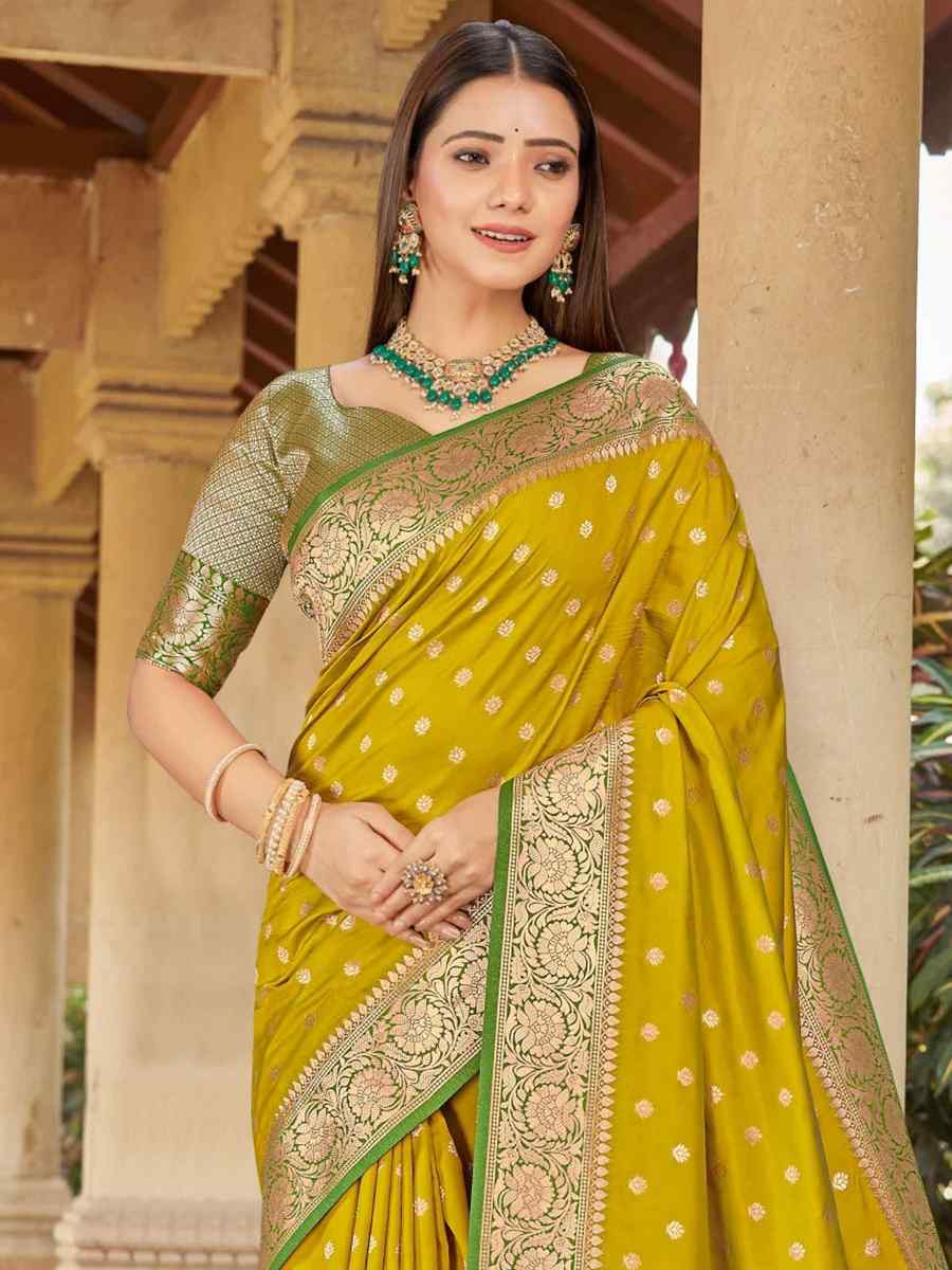 Lemon Yellow Silk Handwoven Festival Wedding Fancy Heavy Border Saree