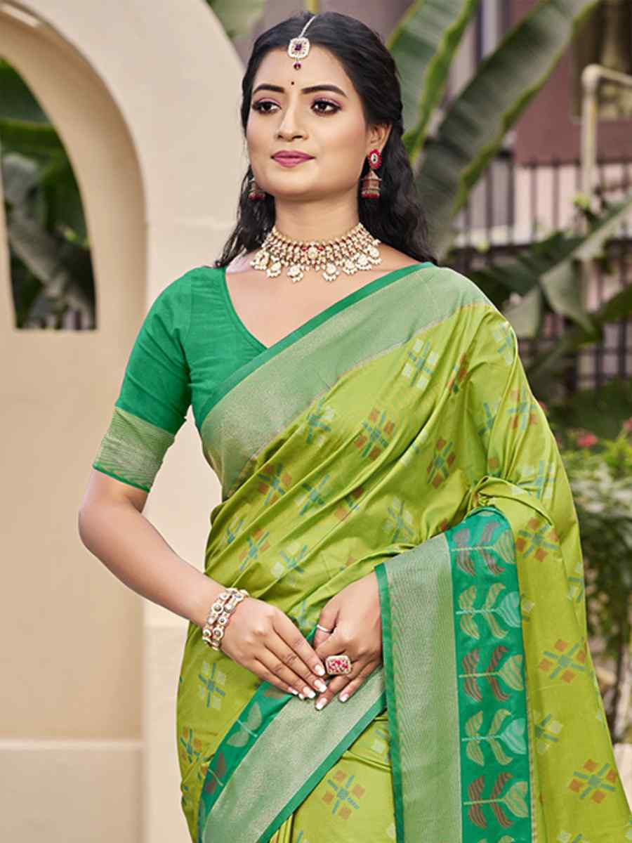 Light Green Pochampalli Silk Handwoven Festival Wedding Fancy Heavy Border Saree