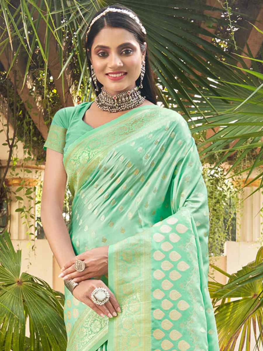 Light Green Silk Handwoven Wedding Festival Heavy Border Saree