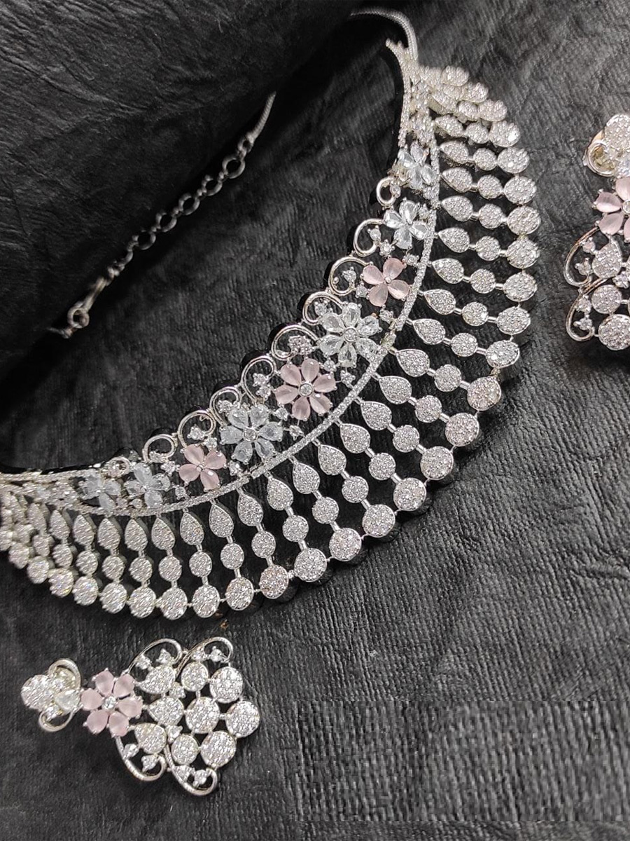 Light Pink AD Alloy Bridal Wear Kundan Necklace