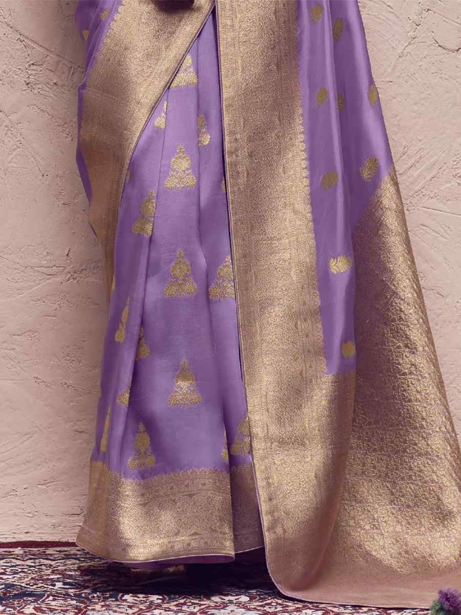 Light Purple Pure Crepe Dola Silk Handwoven Wedding Festival Heavy Border Saree
